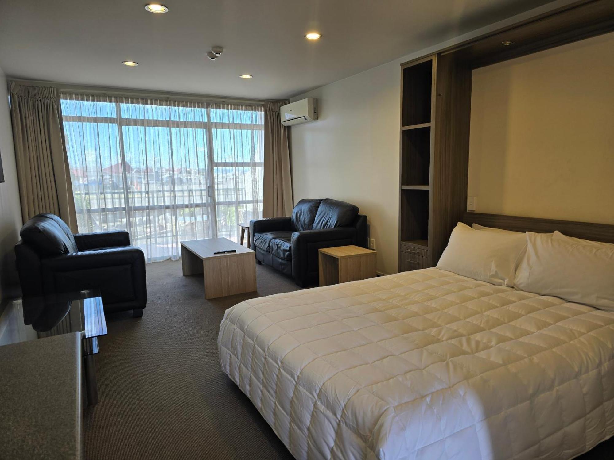 Bluewater Hotel Нейпир Экстерьер фото