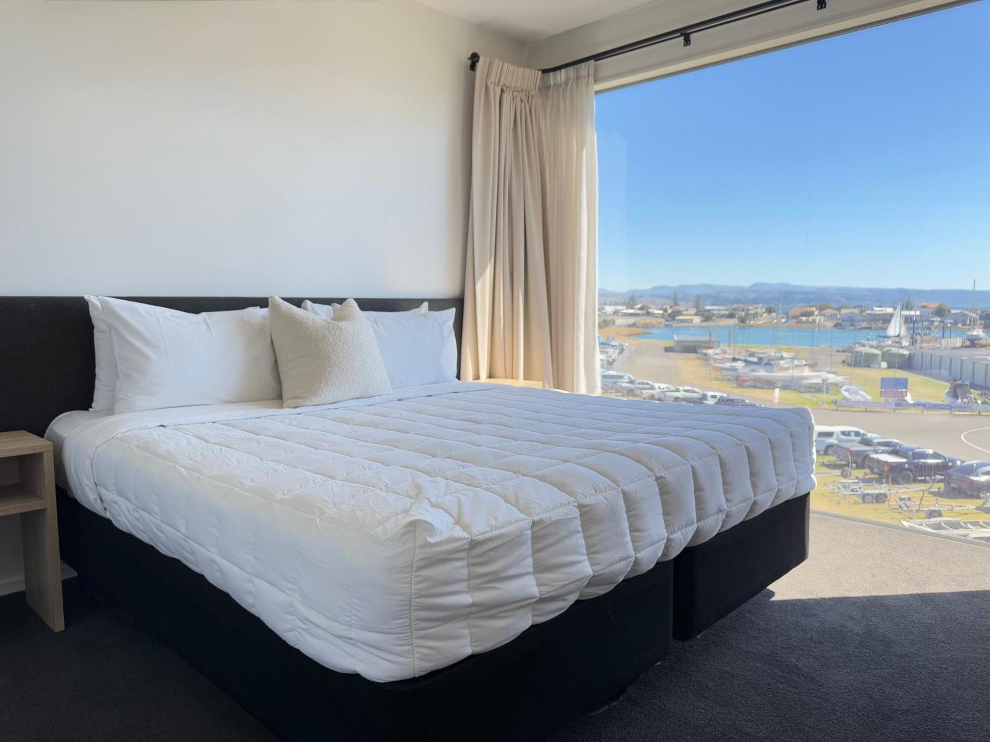 Bluewater Hotel Нейпир Экстерьер фото