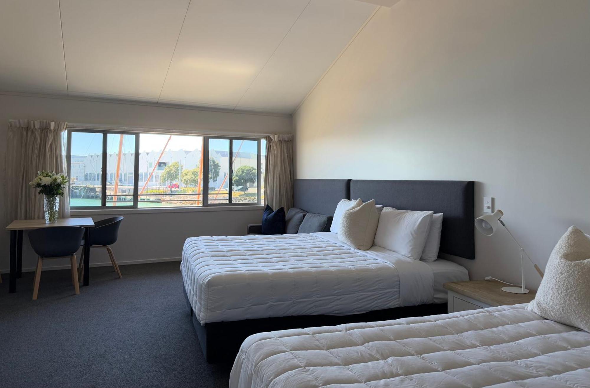 Bluewater Hotel Нейпир Экстерьер фото